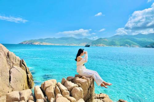 tour ninh chu binh hung tron goi tau lua tanyoli tom hum haidangtravel