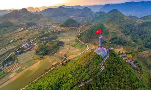 cot-co-lung-cu-ha-giang-check-in