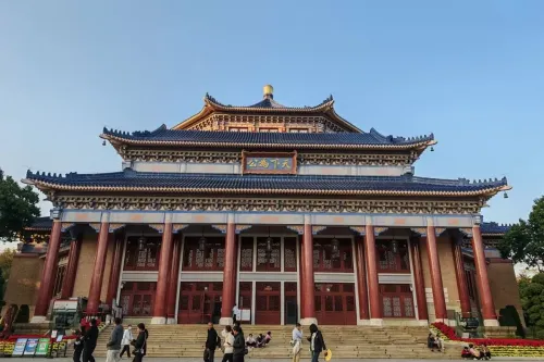 nha-tuong-niem-ton-trung-son-quang-chau-haidangtravel