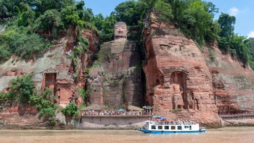lac-son-dai-phat-tu-xuyen-trung-quoc-haidangtravel