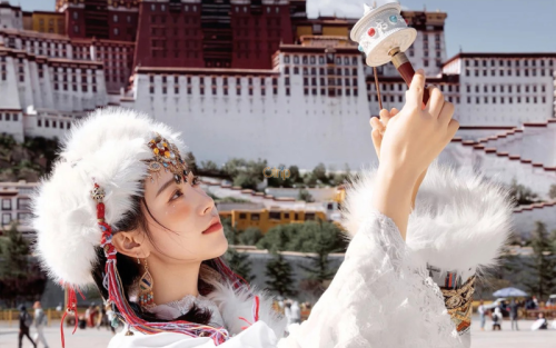 Cung dien Potala huyen bi tour Tay Tang Haidangtravel