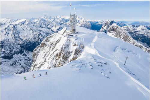 Nui tuyet Titlis Thuy Sy HAIDANGTRAVEL