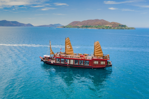 du-thuyen-de-vuong-emperor-vinh-nha-trang-haidangtravel